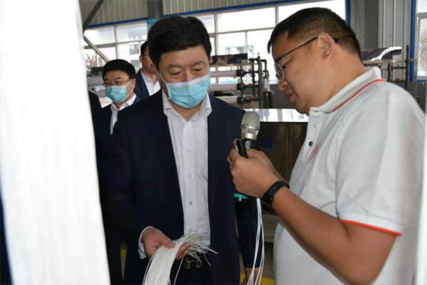 遼寧省葫蘆島市市長楊軍生蒞臨北票市一諾環(huán)保產(chǎn)業(yè)集團(tuán)考察并指導(dǎo)工作 遼寧省葫蘆島市市長楊軍生蒞臨北票市一諾環(huán)保產(chǎn)業(yè)集團(tuán)考察并指導(dǎo)工作