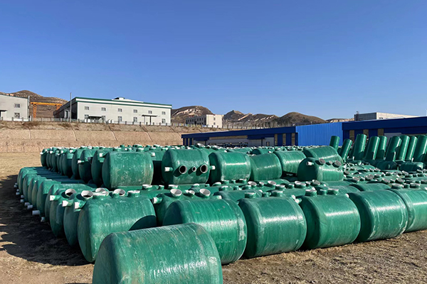 玻璃鋼化糞池的價(jià)格都根據(jù)哪幾點(diǎn)來定制 玻璃鋼化糞池的價(jià)格都根據(jù)哪幾點(diǎn)來定制